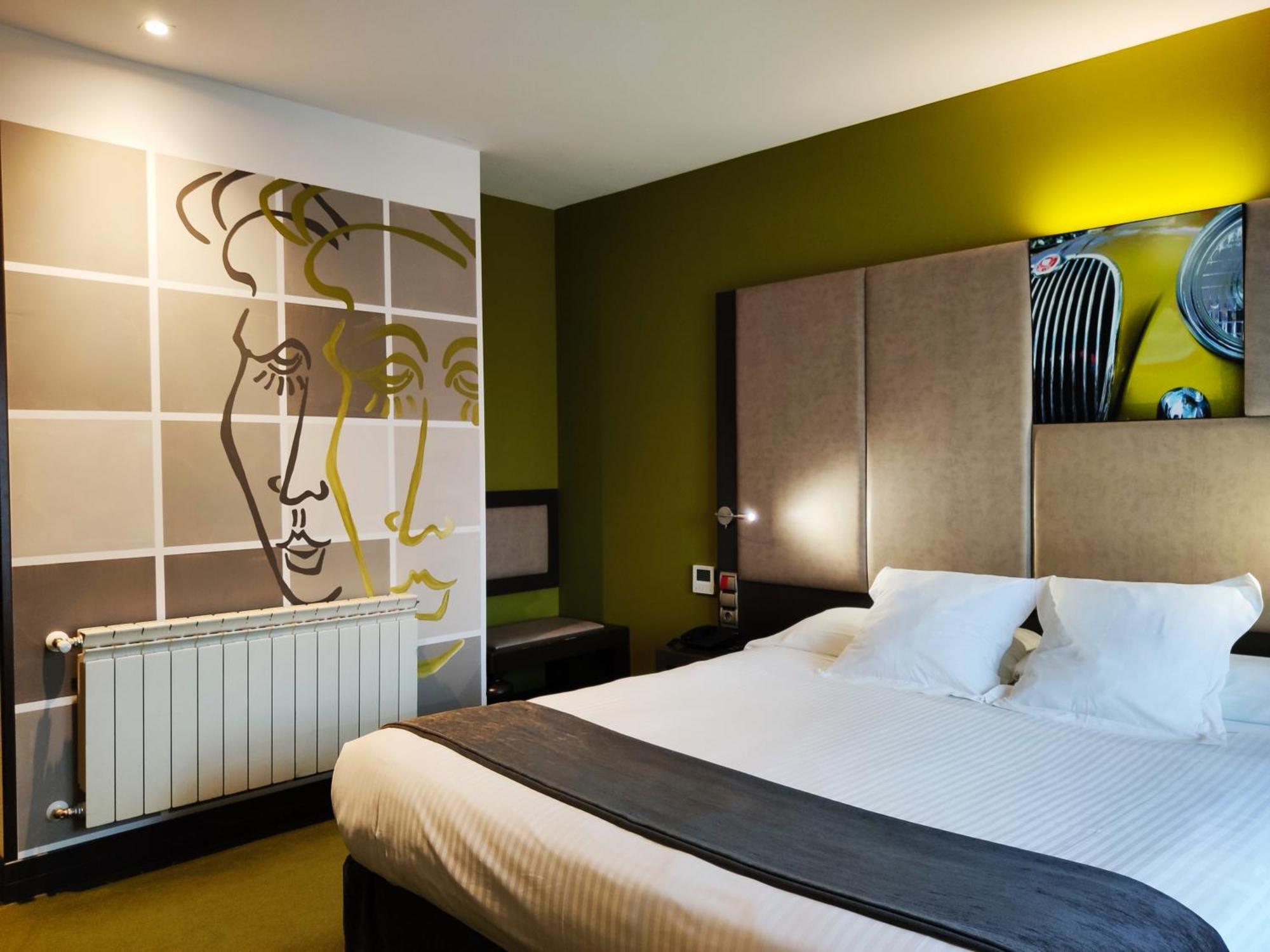 Costa Esmeralda Suites Suances Zimmer foto A room at the hotel
